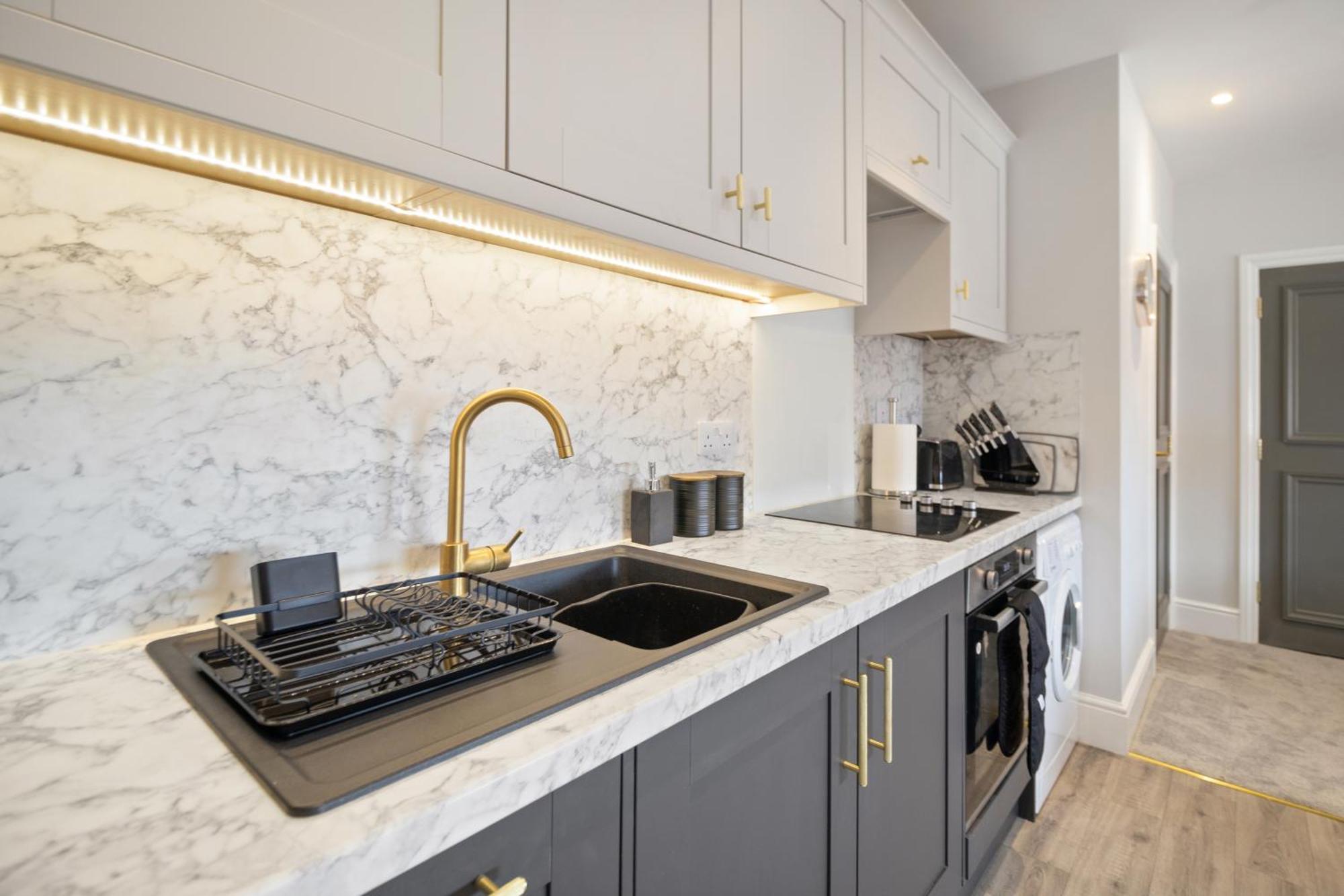 Whiskawaystays - Victoria House - Apartment 6 Вустер Экстерьер фото